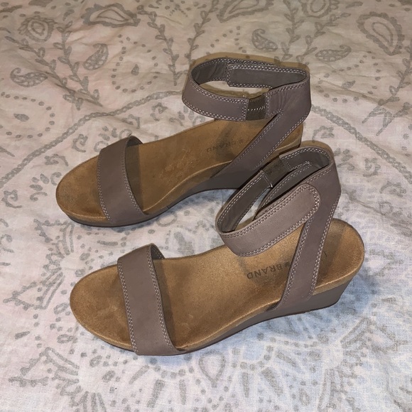 Lucky Brand Kanoa Brown Suede Leather Ankle Strap Wedge Sandals Sz 6.5 - Picture 3 of 8